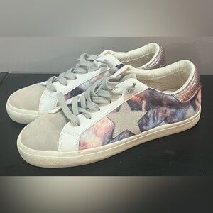 Vintage Havana Women's Tie-Dye Star Sneakers size 8